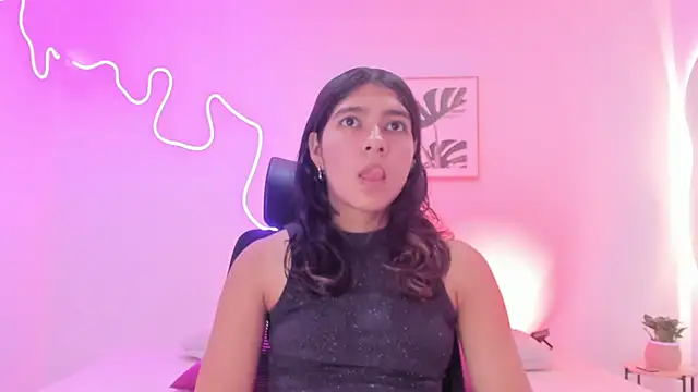 Cherrydollxx online show from November 8, 2025, 12:05 pm