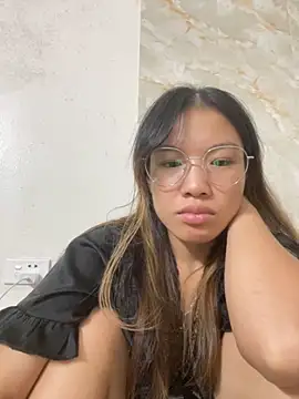 Snapshot of QueenLink chatting on September 25, 2025, 5:49 pm QueenLink online show from September 25, 2025, 5:49 pm