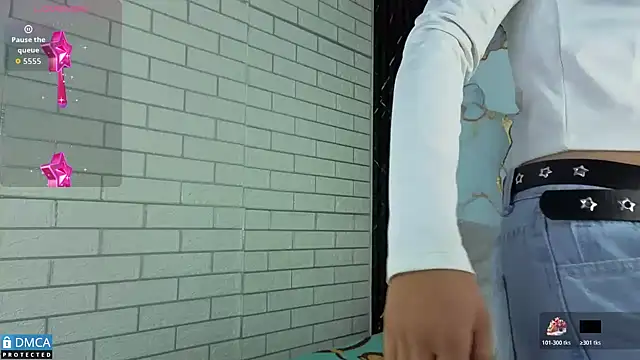 nena cupcake  online show from October 25, 2025, 11:07 am