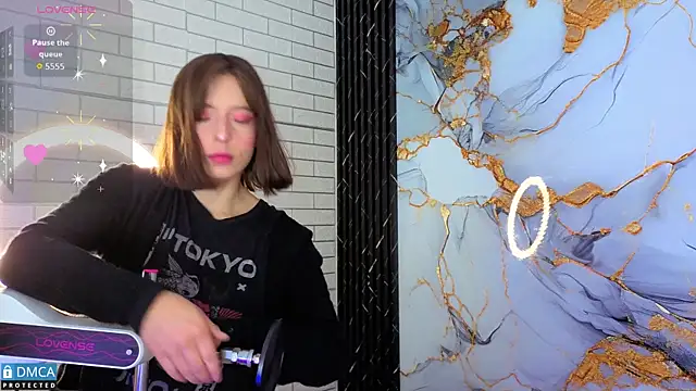 nena cupcake  online show from December 1, 2025, 11:15 am