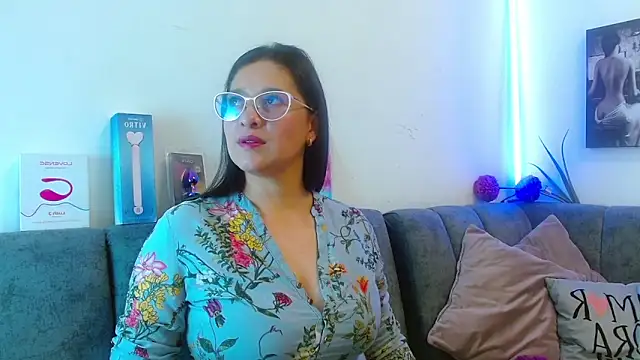 Alana steel 1 online show from March 27, 2026, 7:35 pm