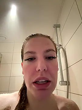 Chloemillerrxx online show from November 23, 2025, 1:33 pm