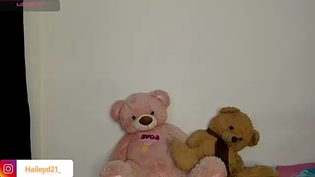 HaileyDuke online show from March 26, 2026, 11:43 pm