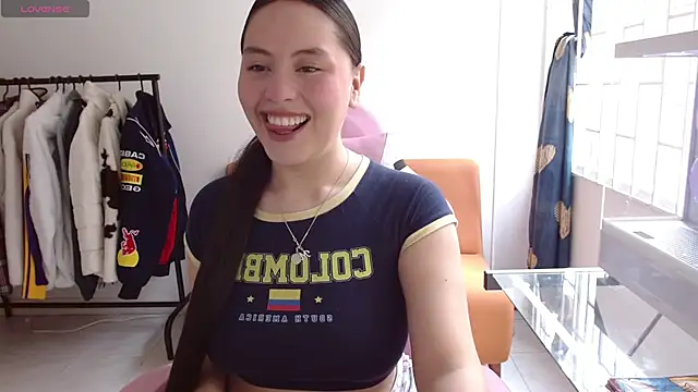 madissooon   online show from June 2, 2026, 7:27 pm