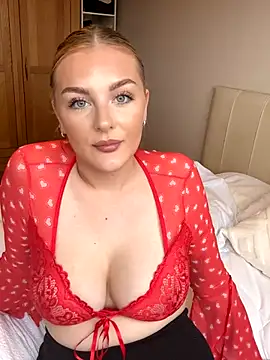 Layla 20  online show from October 28, 2025, 12:52 pm