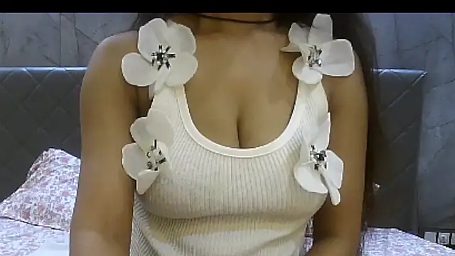 Snapshot of shiri_hot chatting on November 23, 2025, 5:24 pm shiri hot online show from November 23, 2025, 5:24 pm