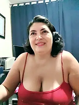 lina maria99 online show from September 27, 2025, 9:47 am