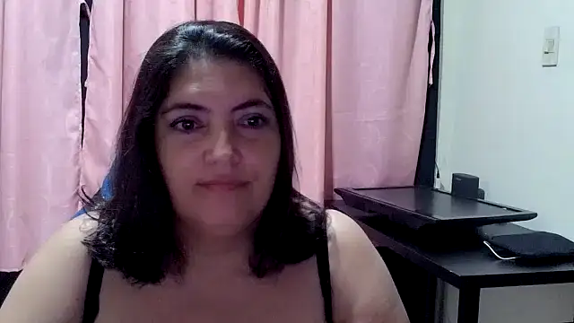 lina maria99 online show from February 12, 2026, 7:25 am