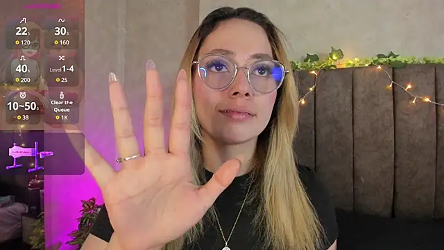 LanaMills  online show from March 3, 2026, 5:02 am