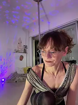 Chris06d22xh online show from April 7, 2026, 7:36 pm