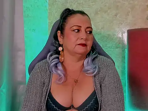 Snapshot of PalomaLombardi chatting on November 20, 2025, 8:08 pm PalomaLombardi online show from November 20, 2025, 8:08 pm