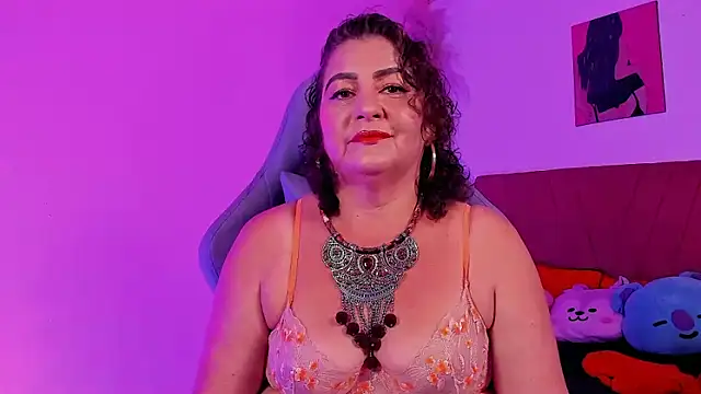 PalomaLombardi online show from February 9, 2026, 8:13 pm