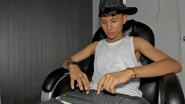 Daddy Darcks online show from October 1, 2025, 8:04 pm