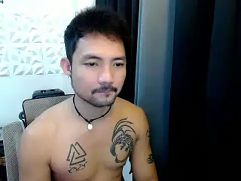 Snapshot of Thefriskyasian chatting on September 30, 2025, 2:38 am Thefriskyasian online show from September 30, 2025, 2:38 am