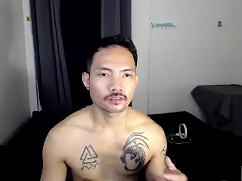 Snapshot of Thefriskyasian chatting on February 3, 2026, 6:11 am Thefriskyasian online show from February 3, 2026, 6:11 am