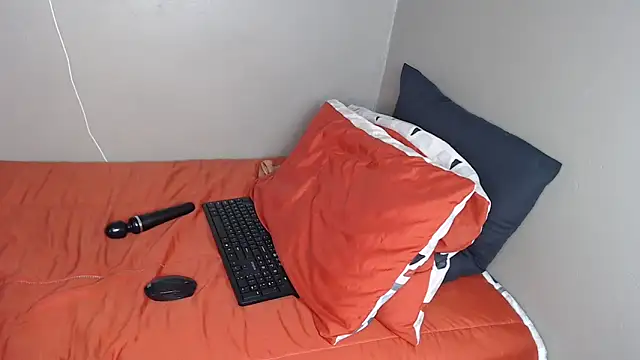 Lunalee online show from November 16, 2025, 7:25 am