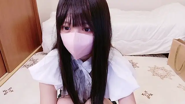 Snapshot of MoMo-chi chatting on September 18, 2025, 12:18 pm MoMo-chi online show from September 18, 2025, 12:18 pm