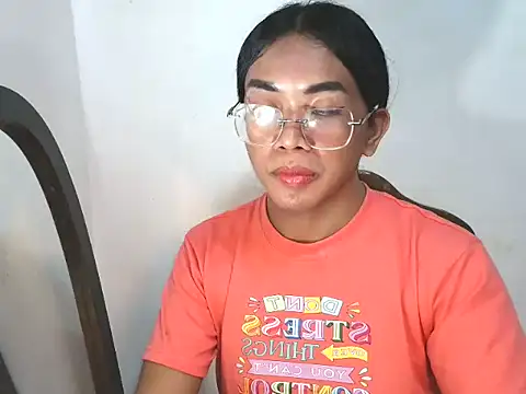  karie online show from October 7, 2025, 3:09 pm