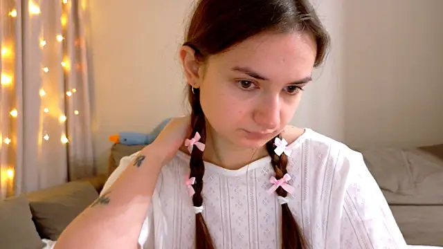 Snapshot of Lelia_Vibe chatting on November 11, 2025, 3:17 am Lelia Vibe online show from November 11, 2025, 3:17 am