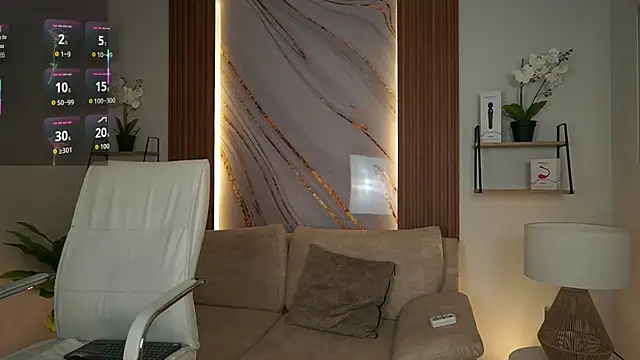 MilaCrave online show from November 8, 2025, 11:43 am