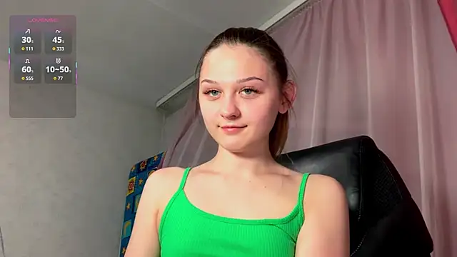 Snapshot of Smoke_mama chatting on October 12, 2025, 3:11 pm Smoke mama online show from October 12, 2025, 3:11 pm