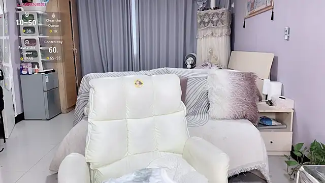 Y2Luvk online show from October 14, 2025, 11:38 pm