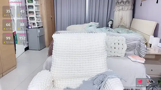 Y2Luvk online show from October 24, 2025, 1:24 am