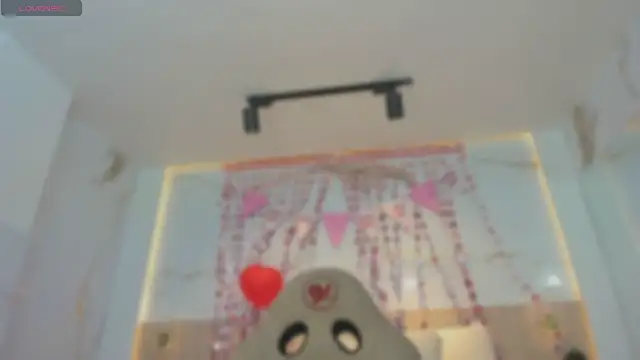 Snapshot of valirya_devote chatting on February 16, 2026, 3:46 am valirya devote online show from February 16, 2026, 3:46 am