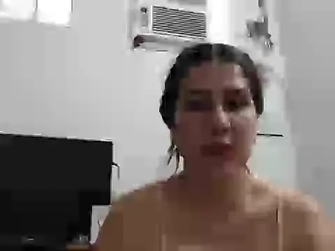 Bratzhot09 online show from November 3, 2025, 6:53 pm