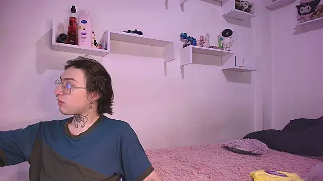 annyharriis online show from November 18, 2025, 11:15 pm