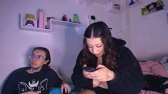 annyharriis online show from April 8, 2026, 6:52 pm