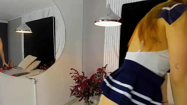 MONIK FOX CR online show from September 19, 2025, 7:47 pm