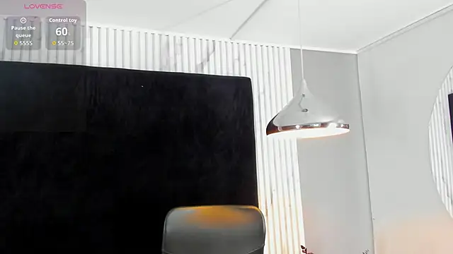 MONIK FOX CR online show from September 27, 2025, 9:09 pm