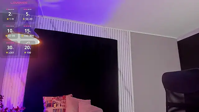 MONIK FOX CR online show from October 18, 2025, 7:36 pm