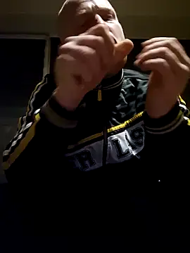 Snapshot of svenni2525 chatting on October 23, 2025, 1:16 am svenni2525 online show from October 23, 2025, 1:16 am