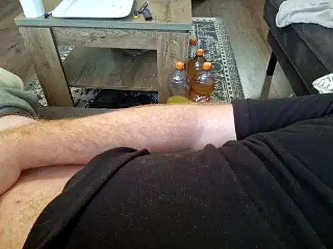 Snapshot of svenni2525 chatting on November 9, 2025, 1:20 pm svenni2525 online show from November 9, 2025, 1:20 pm