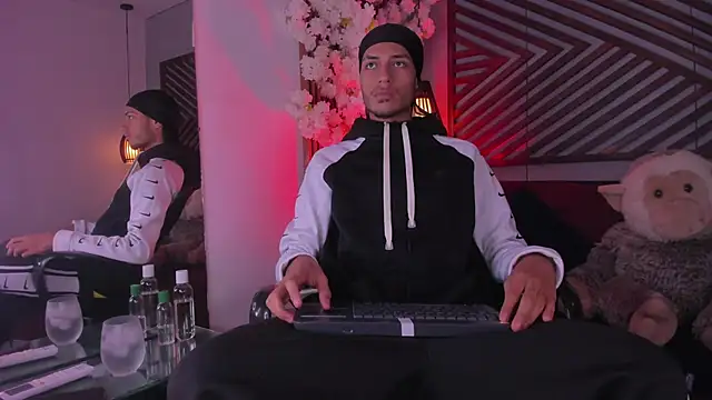 Adonis WB online show from January 11, 2026, 4:06 am