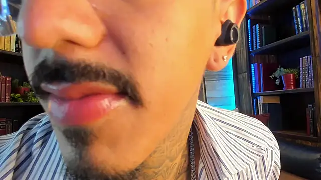 Donovan Desmond online show from October 2, 2025, 8:49 pm