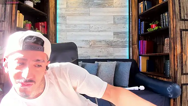 Donovan Desmond online show from April 16, 2026, 8:31 pm