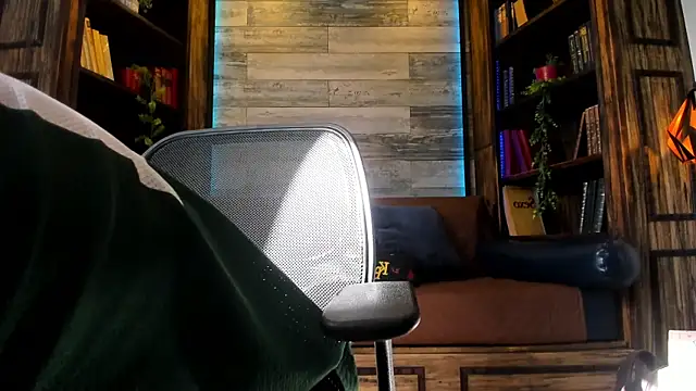 Snapshot of Donovan_Desmond chatting on April 24, 2026, 8:33 pm Donovan Desmond online show from April 24, 2026, 8:33 pm
