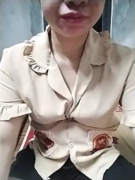 Mie rose online show from November 9, 2025, 4:33 am