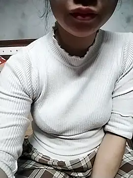 Mie rose online show from November 17, 2025, 2:06 am