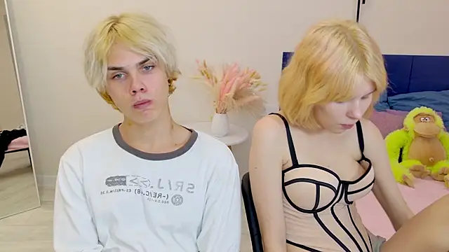 Snapshot of Bonnie_And_C1yde chatting on September 13, 2025, 5:13 pm Bonnie And C1yde online show from September 13, 2025, 5:13 pm