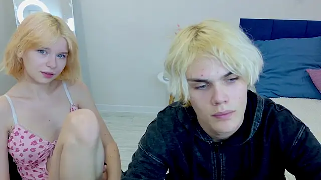 Snapshot of Bonnie_And_C1yde chatting on September 23, 2025, 5:05 pm Bonnie And C1yde online show from September 23, 2025, 5:05 pm