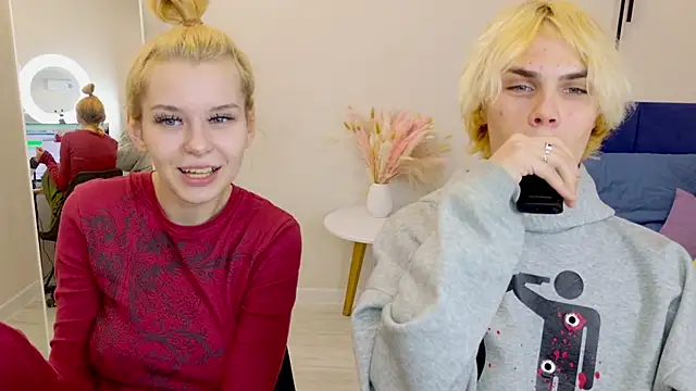 Snapshot of Bonnie_And_C1yde chatting on September 28, 2025, 5:07 pm Bonnie And C1yde online show from September 28, 2025, 5:07 pm