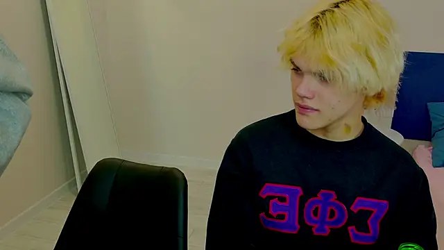 Snapshot of Bonnie_And_C1yde chatting on October 19, 2025, 5:13 pm Bonnie And C1yde online show from October 19, 2025, 5:13 pm