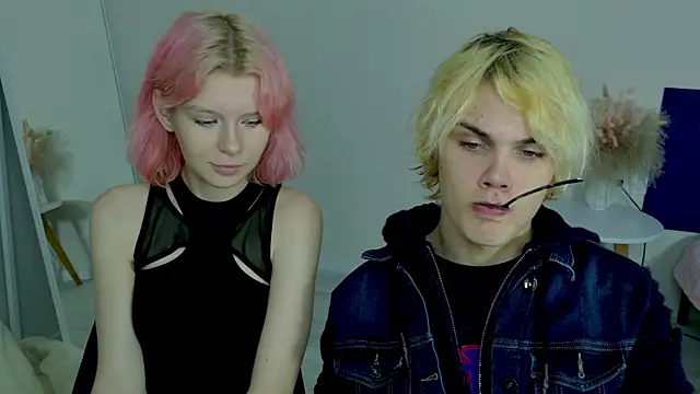 Snapshot of Bonnie_And_C1yde chatting on November 3, 2025, 5:14 pm Bonnie And C1yde online show from November 3, 2025, 5:14 pm