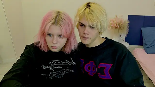 Snapshot of Bonnie_And_C1yde chatting on November 4, 2025, 5:12 pm Bonnie And C1yde online show from November 4, 2025, 5:12 pm