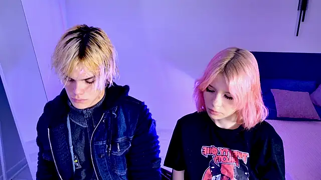 Snapshot of Bonnie_And_C1yde chatting on November 8, 2025, 5:12 pm Bonnie And C1yde online show from November 8, 2025, 5:12 pm