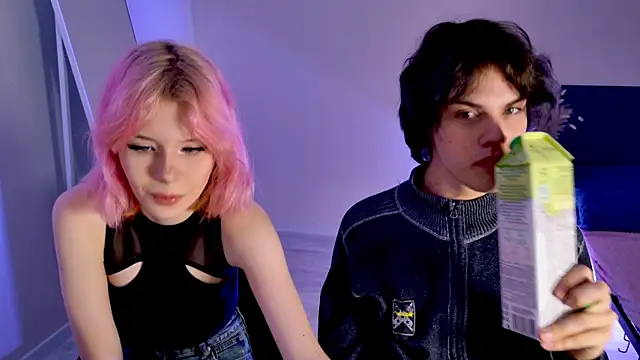 Snapshot of Bonnie_And_C1yde chatting on November 9, 2025, 5:22 pm Bonnie And C1yde online show from November 9, 2025, 5:22 pm